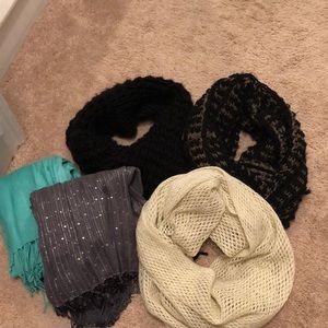Scarf lot (4)